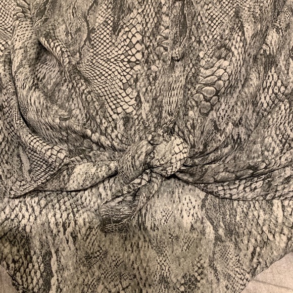 Button down shirt - Picture 3 of 4